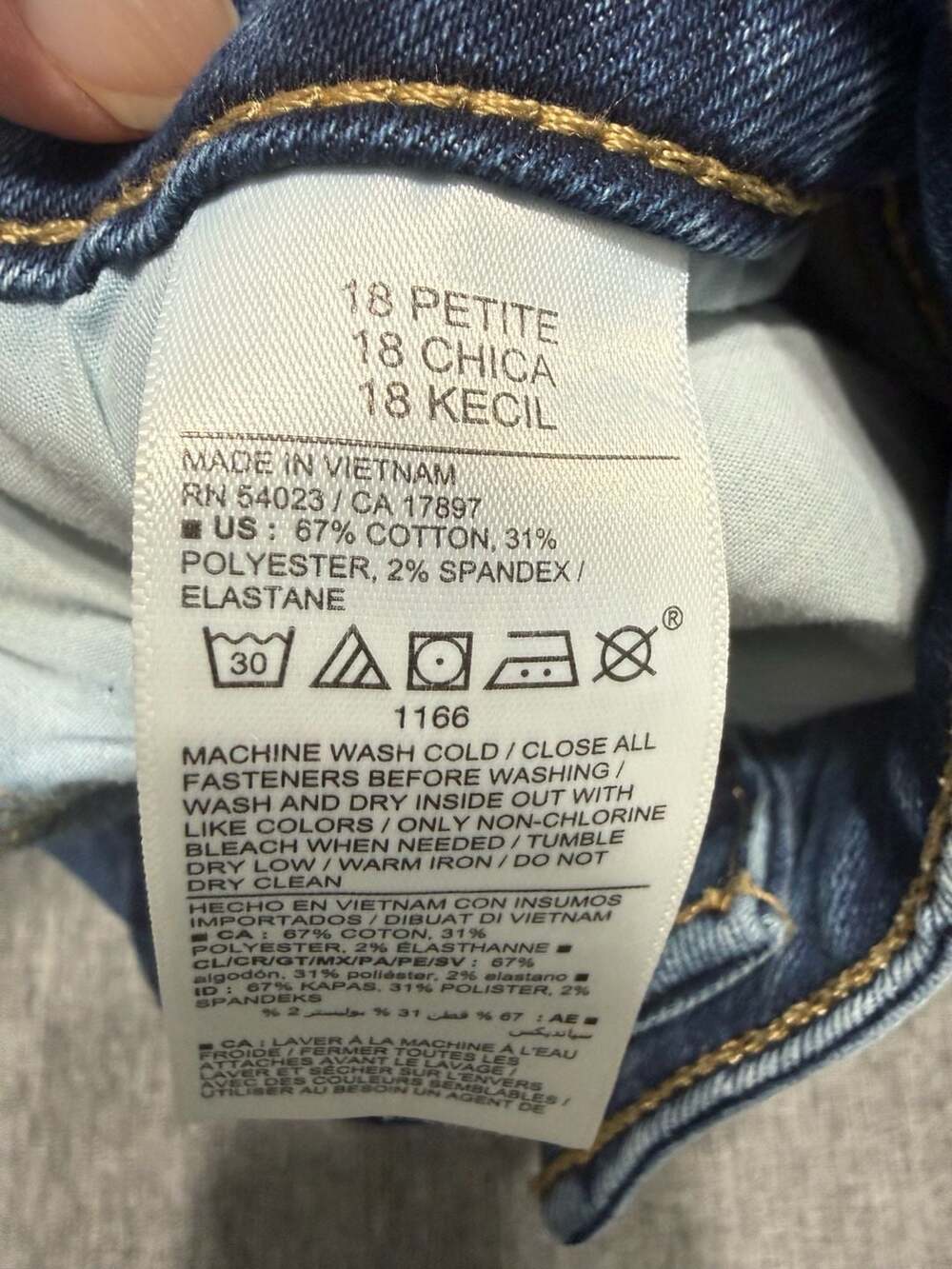 Old Navy High-Rise Kicker Boot-Cut Secret-Smooth Pockets Jeans Size 18 Petite - Picture 4 of 5
